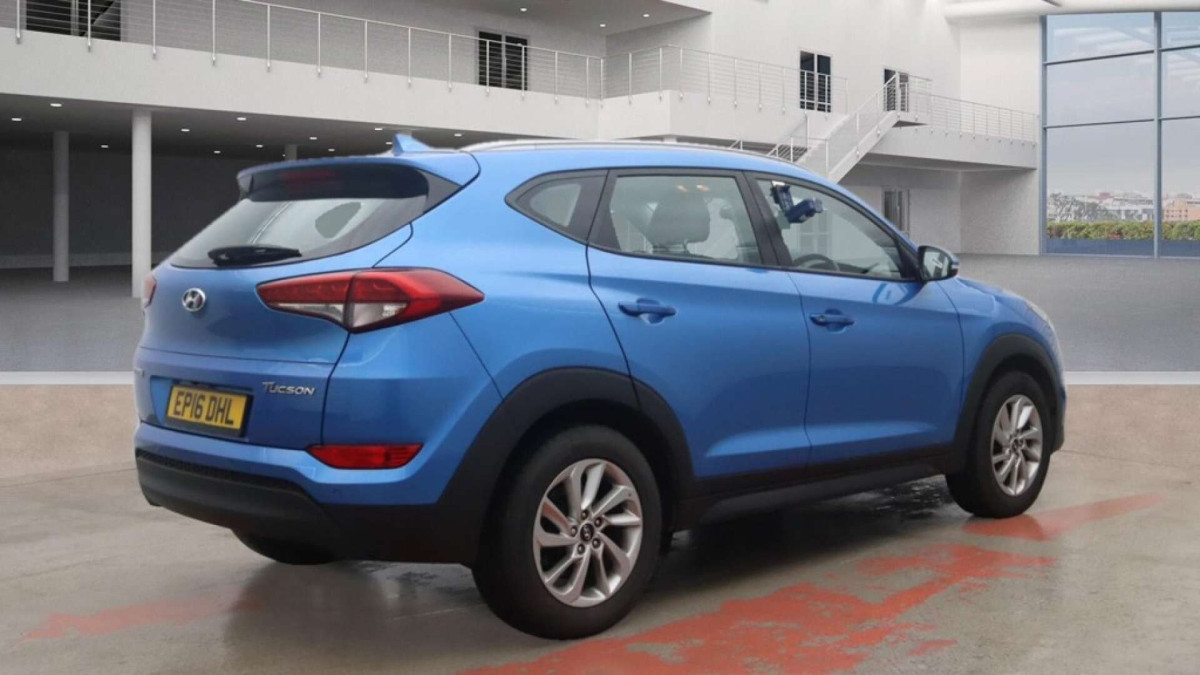 HYUNDAI TUCSON 2016 (16) 1.7 CRDI BLUE DRIVE SE NAV SUV 5DR DIESEL MANUAL EURO 6 (S/S) (116 PS) - 2016 - £8,000