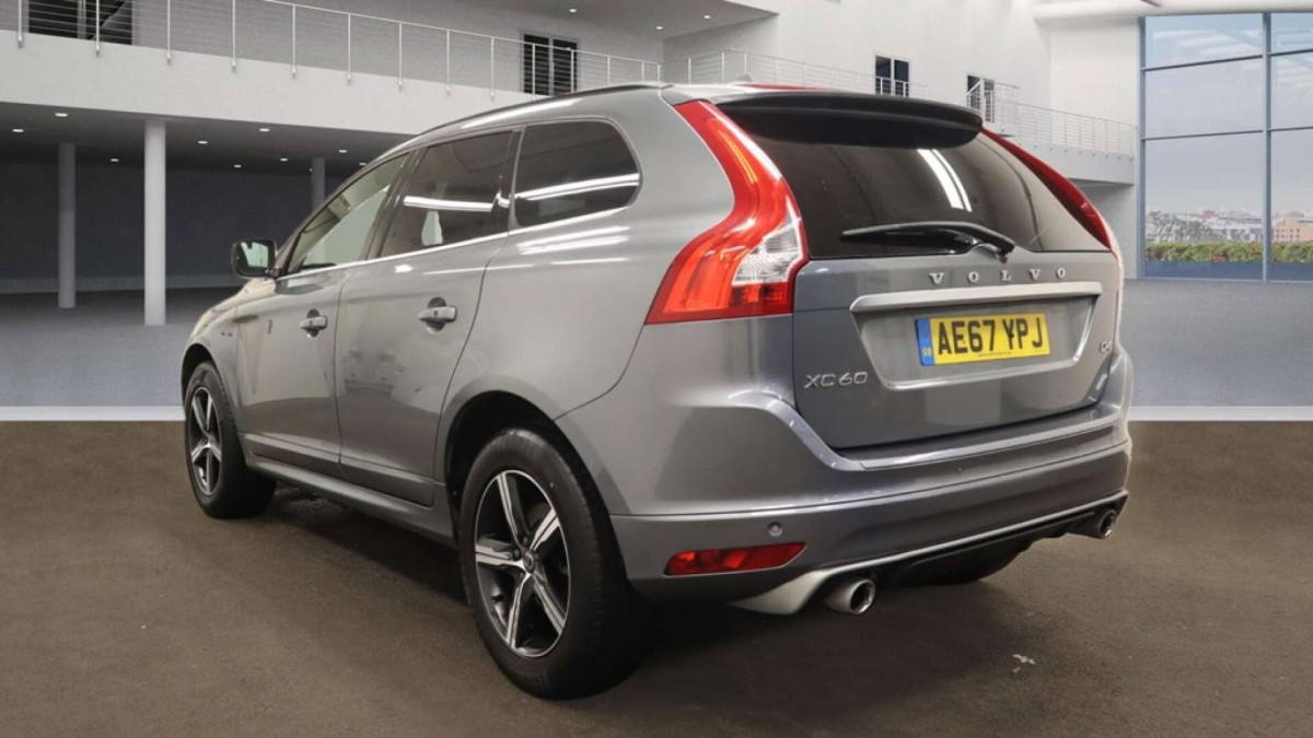 VOLVO XC60 2017 (67) 2.0 D4 R-DESIGN NAV SUV 5DR DIESEL MANUAL EURO 6 (S/S) (190 PS) - 2017 - £15,500