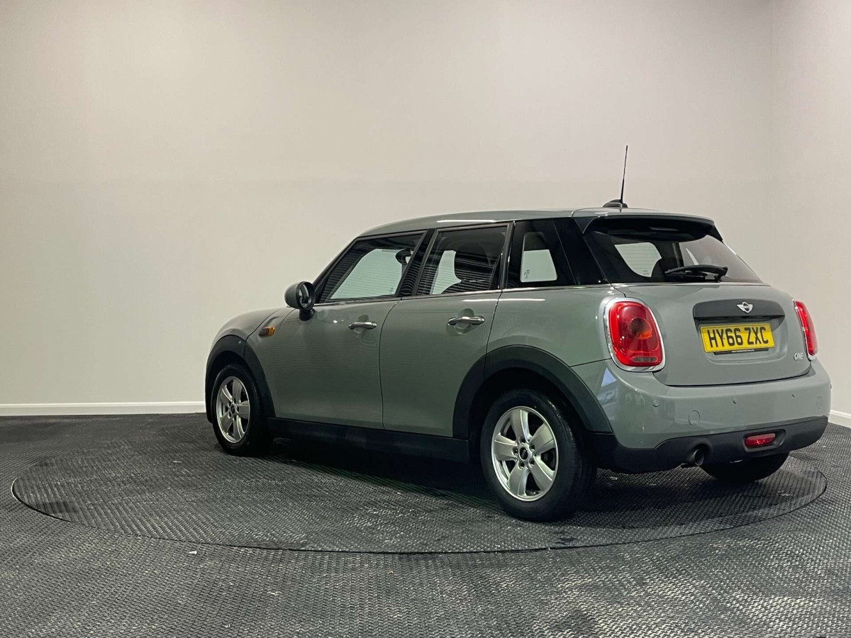 MINI HATCH 2016 (66) 1.2 ONE HATCHBACK 5DR PETROL AUTO EURO 6 (S/S) (102 PS) - 2016 - £10,250