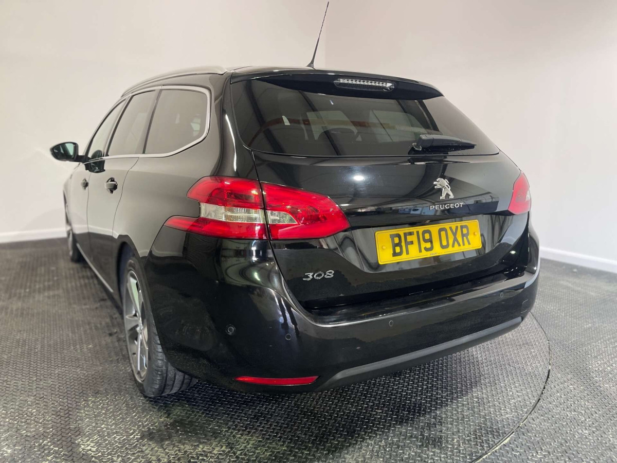 PEUGEOT 308 2019 (19) 1.2 PURETECH GPF GT LINE ESTATE 5DR PETROL MANUAL EURO 6 (S/S) (130 PS) - 2019 - £7,900