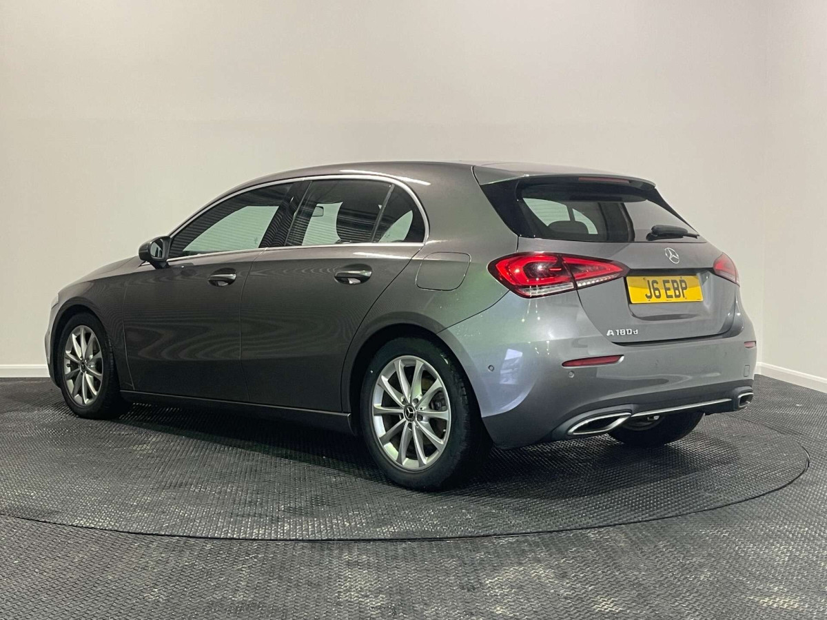 MERCEDES-BENZ A CLASS 2018 (68) 1.5 A180D SPORT (EXECUTIVE) HATCHBACK 5DR DIESEL 7G-DCT EURO 6 (S/S) (116 P - 2018 - £15,700