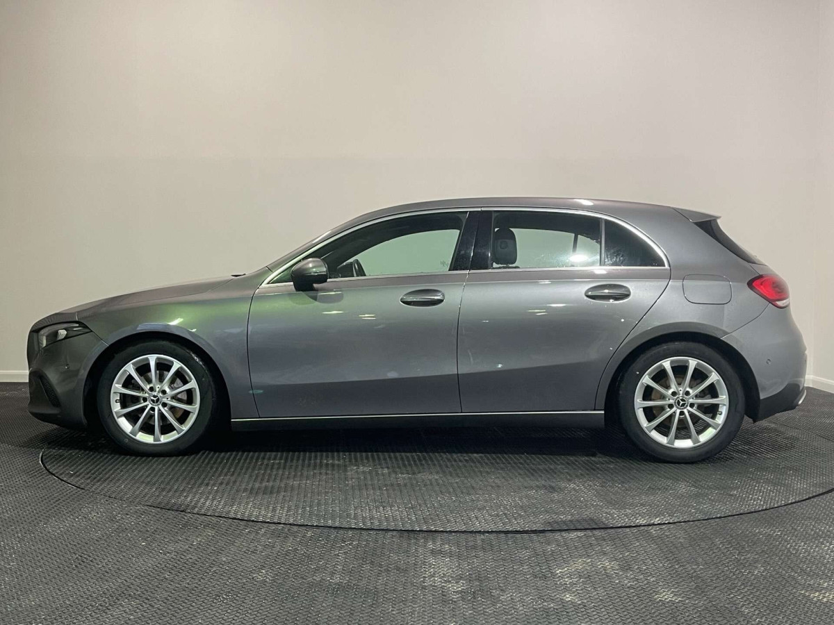 MERCEDES-BENZ A CLASS 2018 (68) 1.5 A180D SPORT (EXECUTIVE) HATCHBACK 5DR DIESEL 7G-DCT EURO 6 (S/S) (116 P - 2018 - £15,700