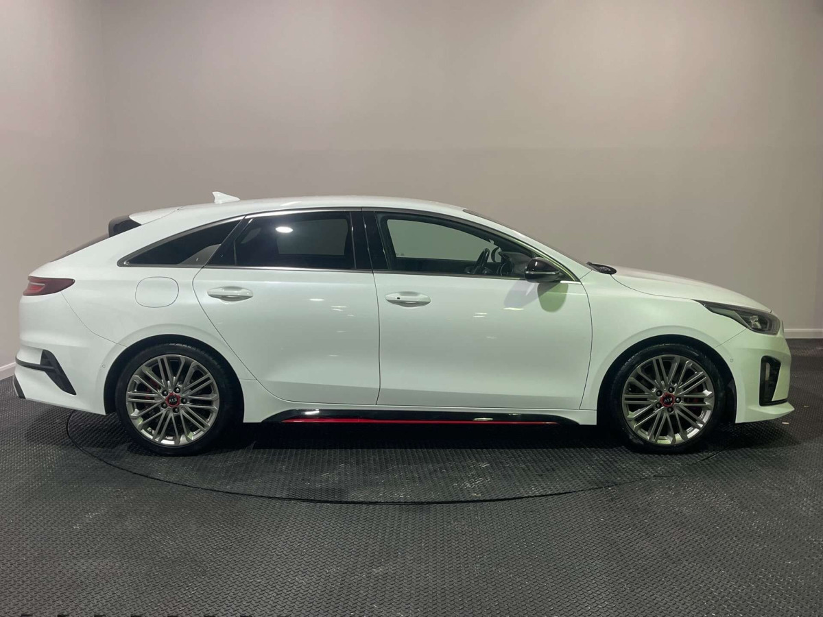 KIA PRO CEED 2019 (68) 1.6 T-GDI GT SHOOTING BRAKE 5DR PETROL DCT EURO 6 (S/S) (201 BHP) - 2019 - £14,650