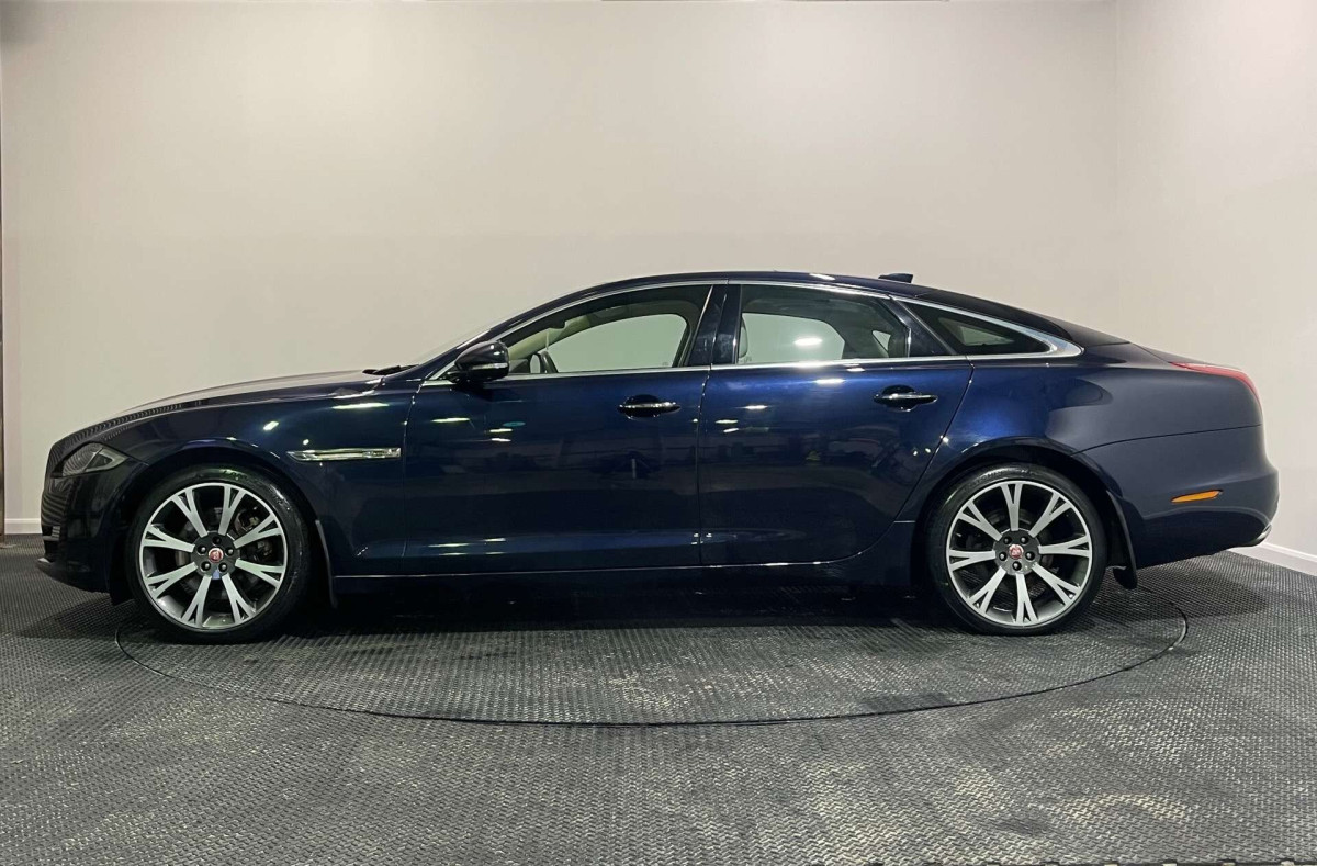 JAGUAR XJ 2016 (16) 3.0D V6 PORTFOLIO SALOON 4DR DIESEL AUTO EURO 6 (S/S) (300 PS) - 2016 - £15,000