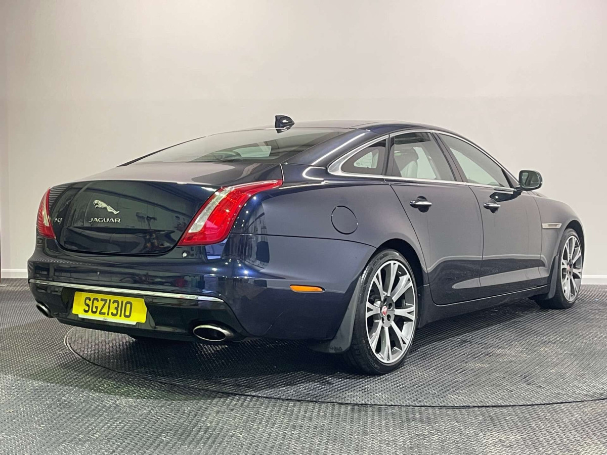 JAGUAR XJ 2016 (16) 3.0D V6 PORTFOLIO SALOON 4DR DIESEL AUTO EURO 6 (S/S) (300 PS) - 2016 - £15,000