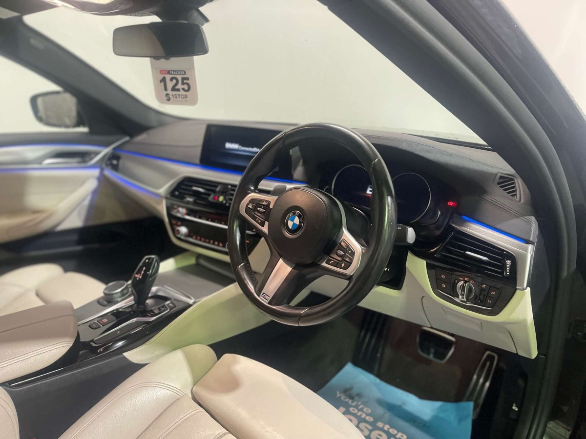 BMW 5 SERIES 2018 (18) 2.0 520D M SPORT SALOON 4DR DIESEL AUTO EURO 6 (S/S) (190 PS) - 2018 - £14,500