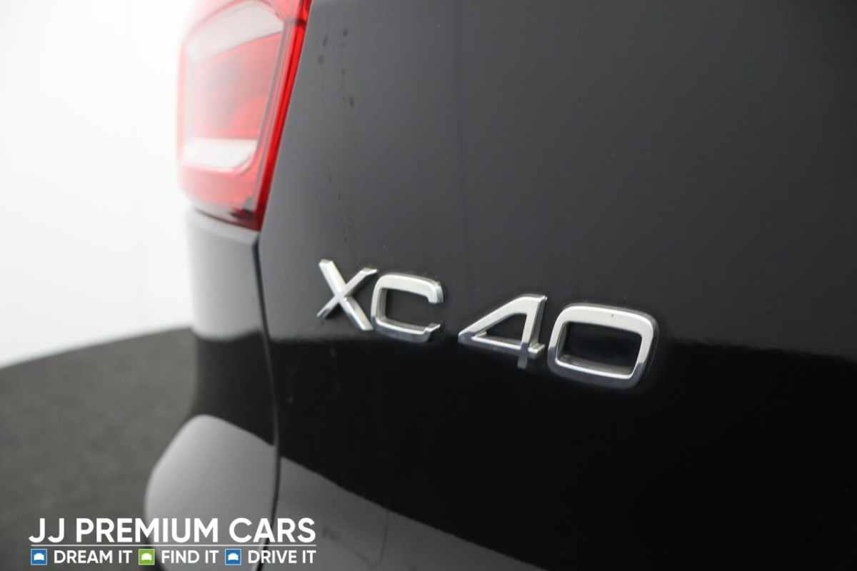 VOLVO XC40 2.0 D3 R-DESIGN PRO SUV 5DR DIESEL AUTO EURO 6 (S/S) (150 PS) - 2020 - £19,500