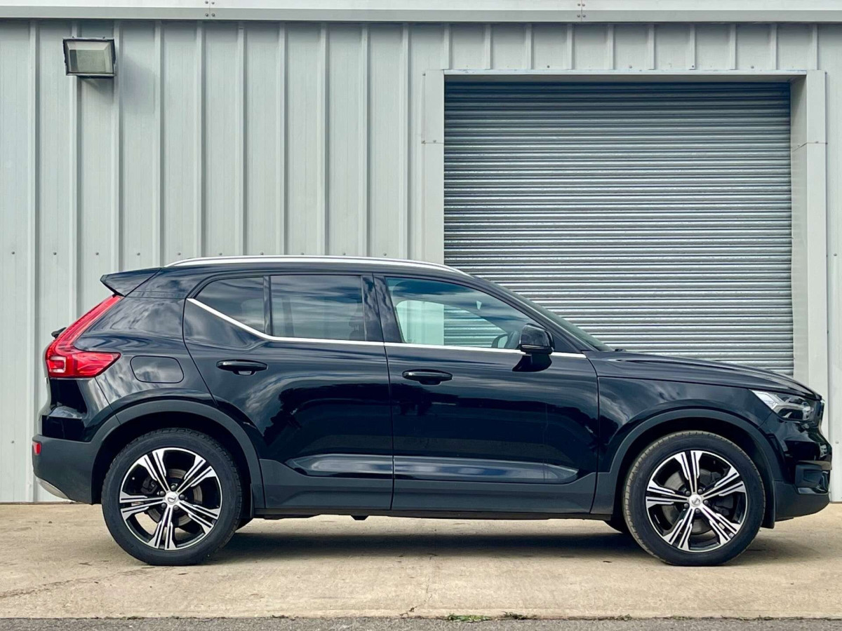 VOLVO XC40 2021 (21) 1.5H T5 TWIN ENGINE RECHARGE 10.7KWH INSCRIPTION PRO SUV 5DR PETROL PLUG-IN - 2021 - £21,000