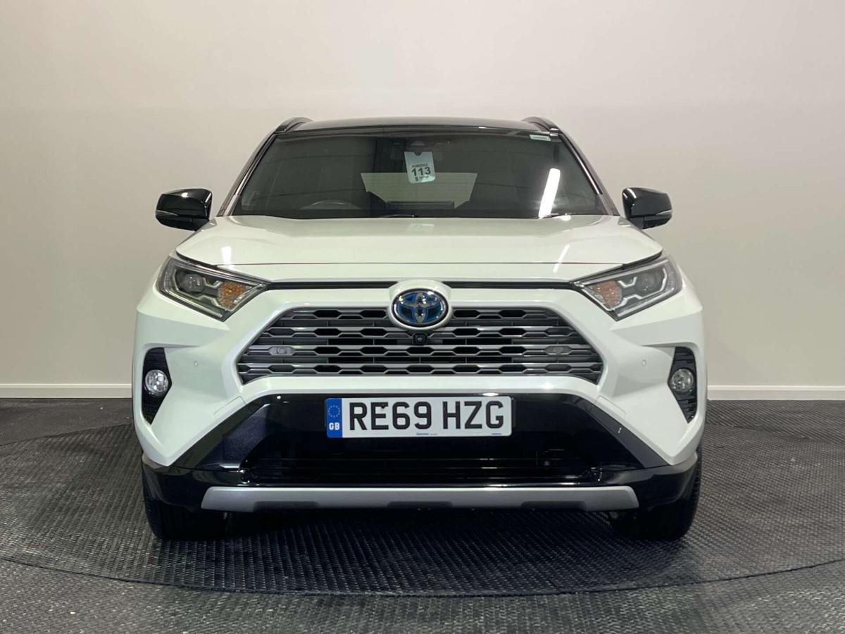 TOYOTA RAV4 2019 (69) 2.5 VVT-H DYNAMIC SUV 5DR PETROL HYBRID CVT 4WD EURO 6 (S/S) (222 PS) - 2019 - £17,000