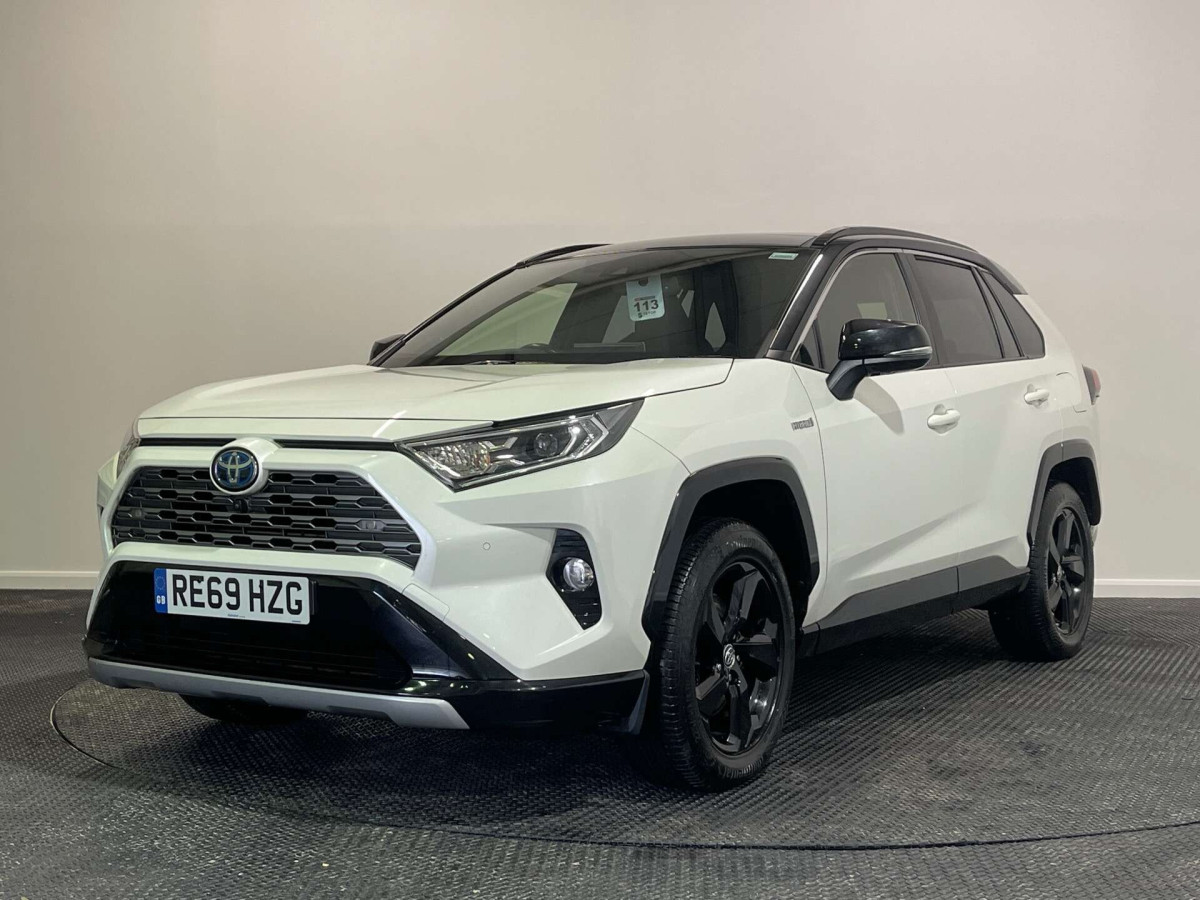 TOYOTA RAV4 2019 (69) 2.5 VVT-H DYNAMIC SUV 5DR PETROL HYBRID CVT 4WD EURO 6 (S/S) (222 PS) - 2019 - £17,000