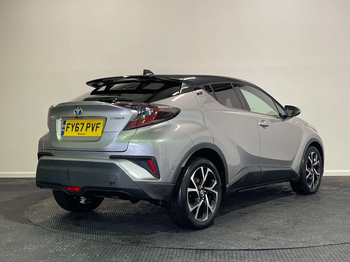 TOYOTA C-HR 2017 (67) 1.8 VVT-H DYNAMIC SUV 5DR PETROL HYBRID CVT EURO 6 (S/S) (122 PS) - 2017 - £12,100