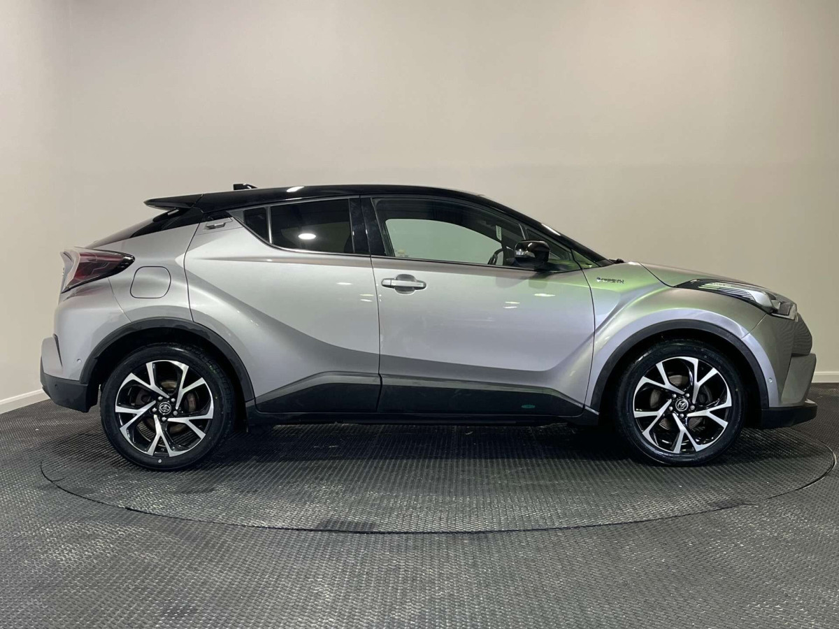 TOYOTA C-HR 2017 (67) 1.8 VVT-H DYNAMIC SUV 5DR PETROL HYBRID CVT EURO 6 (S/S) (122 PS) - 2017 - £12,100