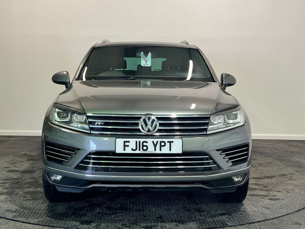 VOLKSWAGEN TOUAREG 2016 (16) 3.0 TDI V6 BLUEMOTION TECH R-LINE SUV 5DR DIESEL TIPTRONIC 4WD EURO 6 (S/S) - 2016 - £14,250