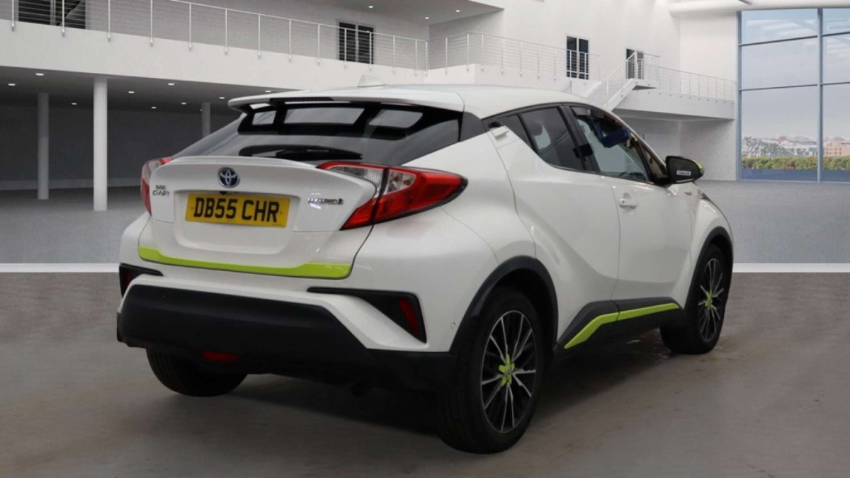 TOYOTA C-HR 2017 (17) 1.8 VVT-H EXCEL SUV 5DR PETROL HYBRID CVT EURO 6 (S/S) (122 PS) - 2017 - £12,900